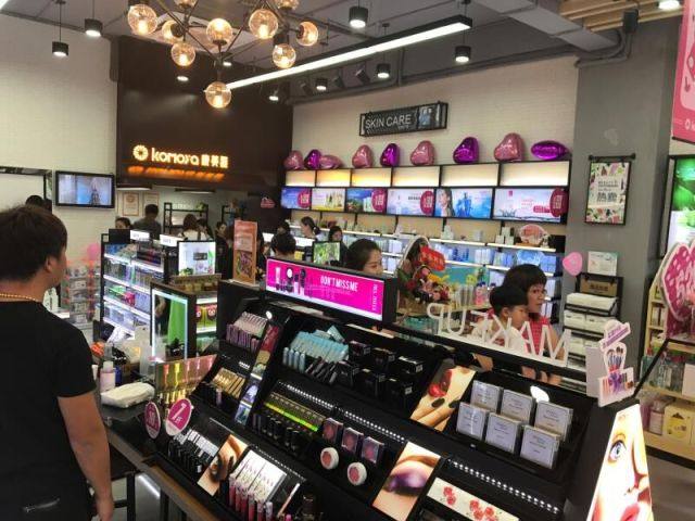 開業(yè)不滿三月顧客盈門 解碼化妝品零售的O2O變革之道